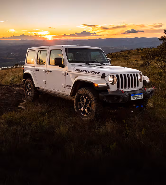 Jeep Wrangler 4x4 negro para alquiler y aventura desde Bogotá